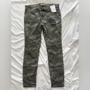 NWT Sonoma Skinny Jeans – Green Camo